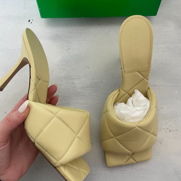❌SOLD❌Bottega Veneta Rubber Lido  Quilted Leather Mules In Lemonade Color - Picture 6 of 9